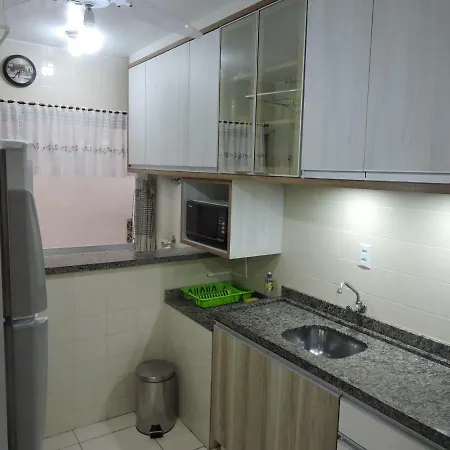 Apto 2 Quartos No Centro De Bombinhas, 130 Metros Praia Exterior photo